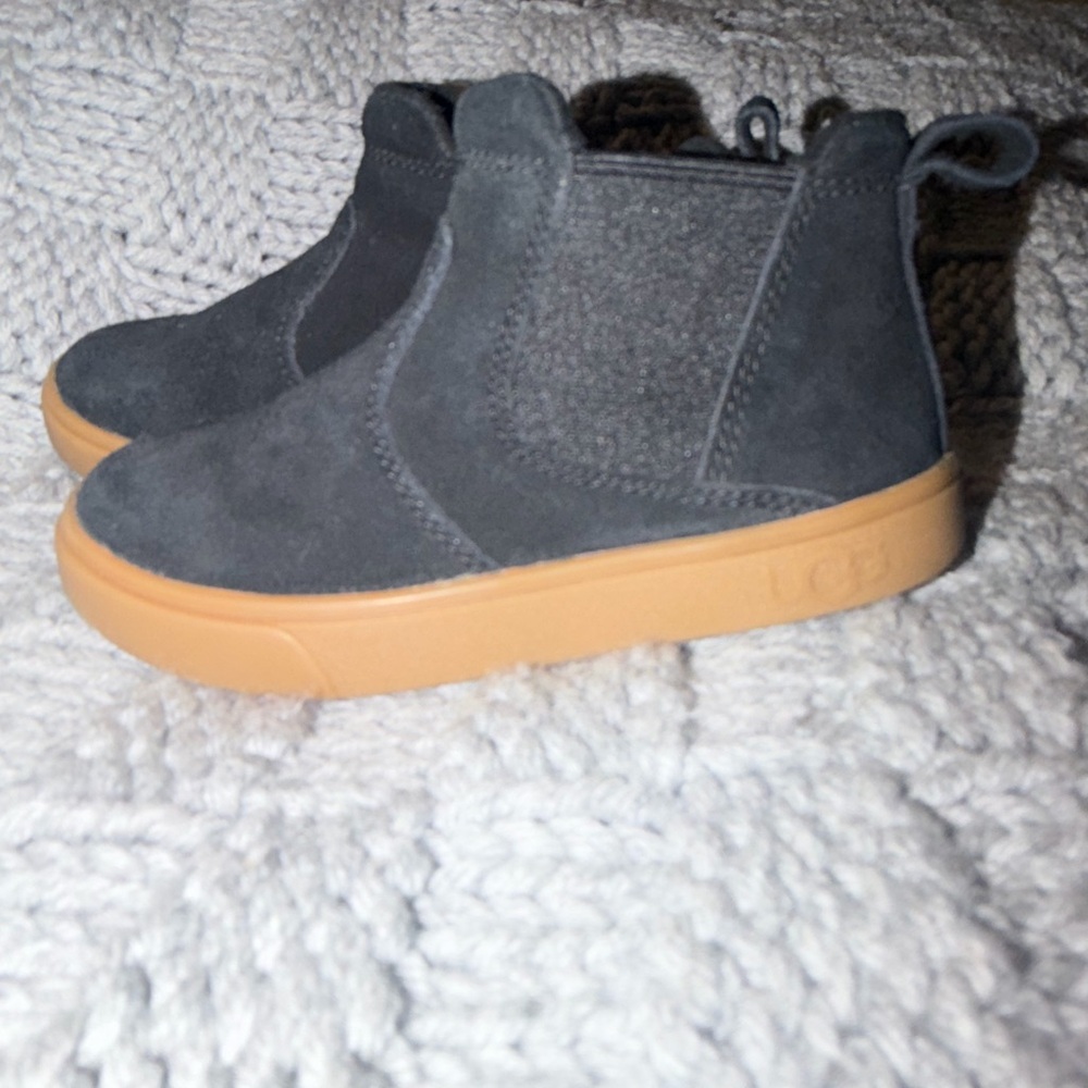 UGG Kids Suede Boots - Black and Tan